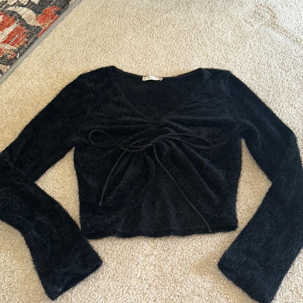 Altrd’ State Black cropped sweater with tie in the front